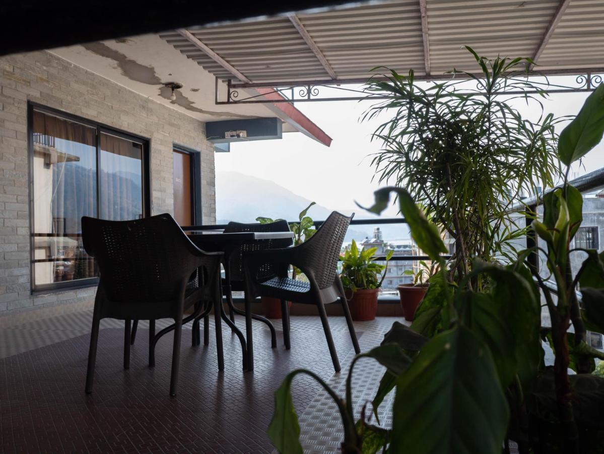 The North Face Inn Pokhara Esterno foto